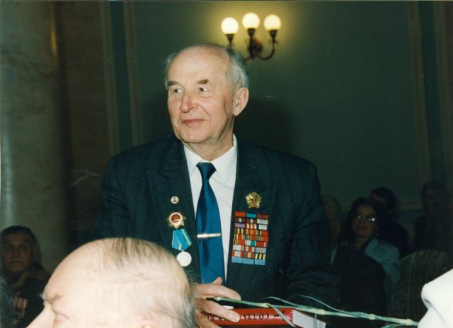 Академик РАН Е.П.Челышев. 2000