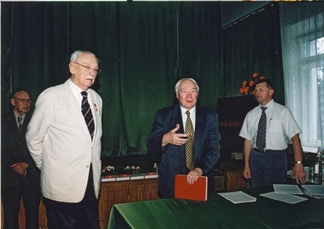 С.В.Михалков, В.Л.Говоров и С.М.Семёнов в Комитете ветеранов войны. 2003